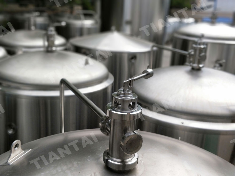 <b>Process regulation for reducing sugar speed in beer fermentation tank</b>